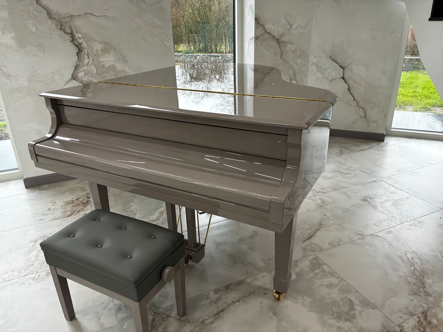 Velouré No.1 Aurelius Self Playing Grand Piano